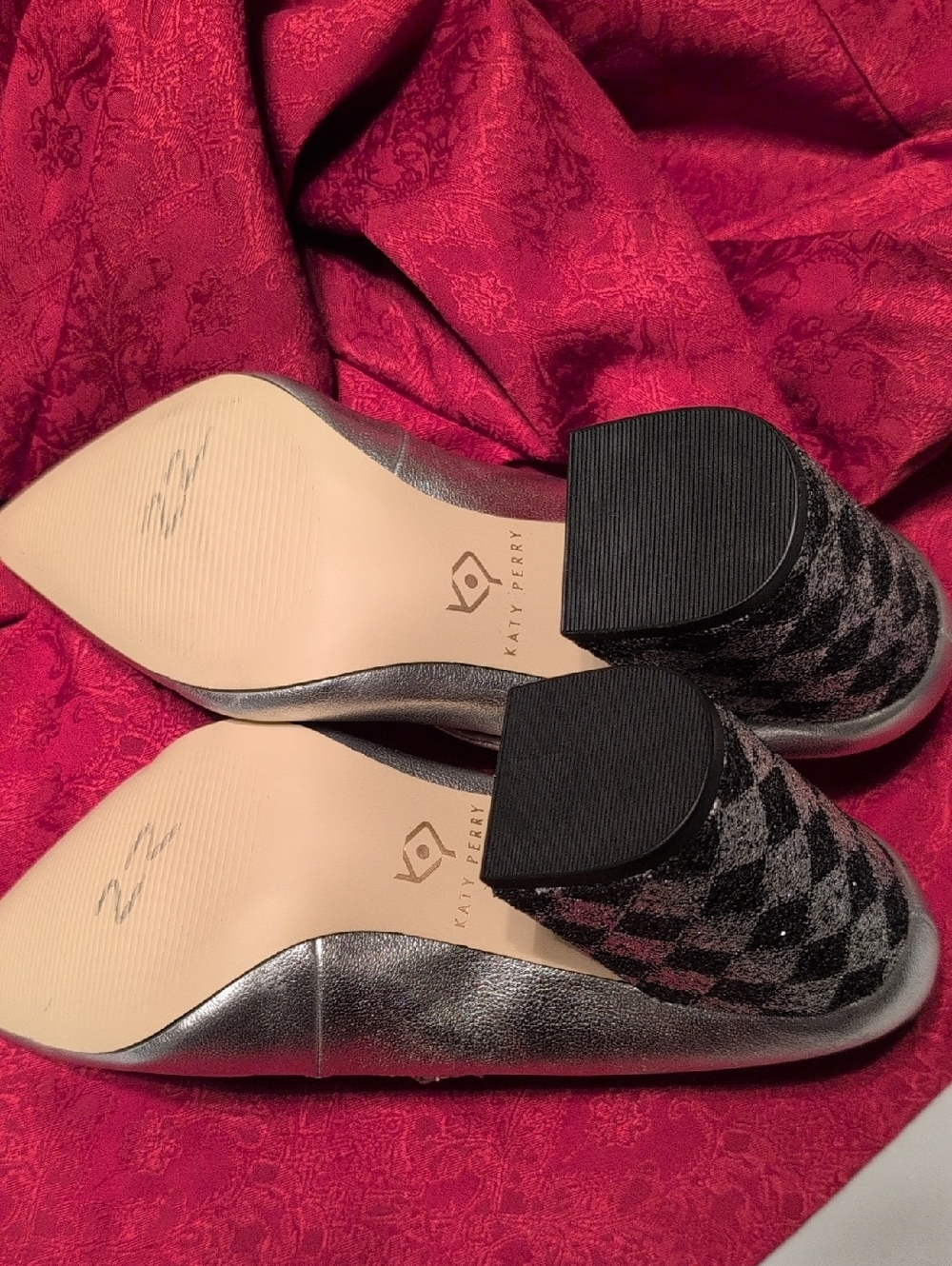 Shoes - Picture 10 of 10